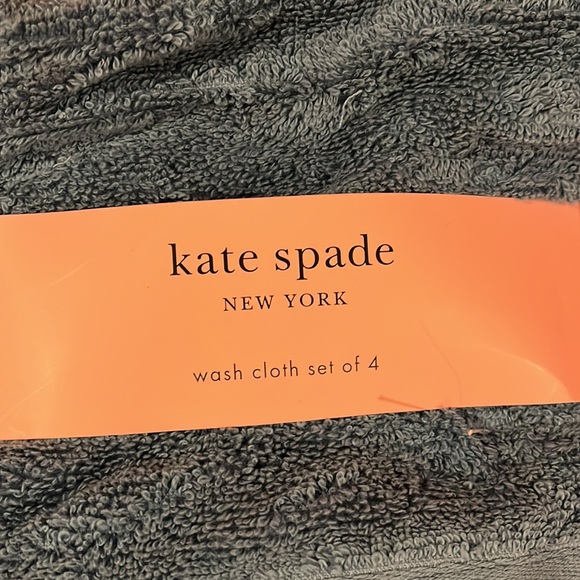NWT Kate Spade bath towels and hand towel and wash cloths set - Picture 3 of 4